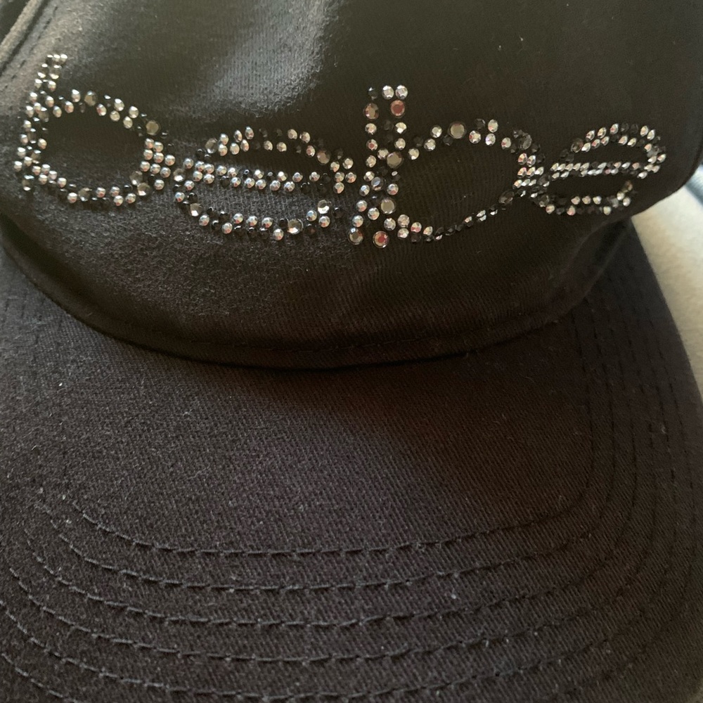 Cap 🧢 Bebe women